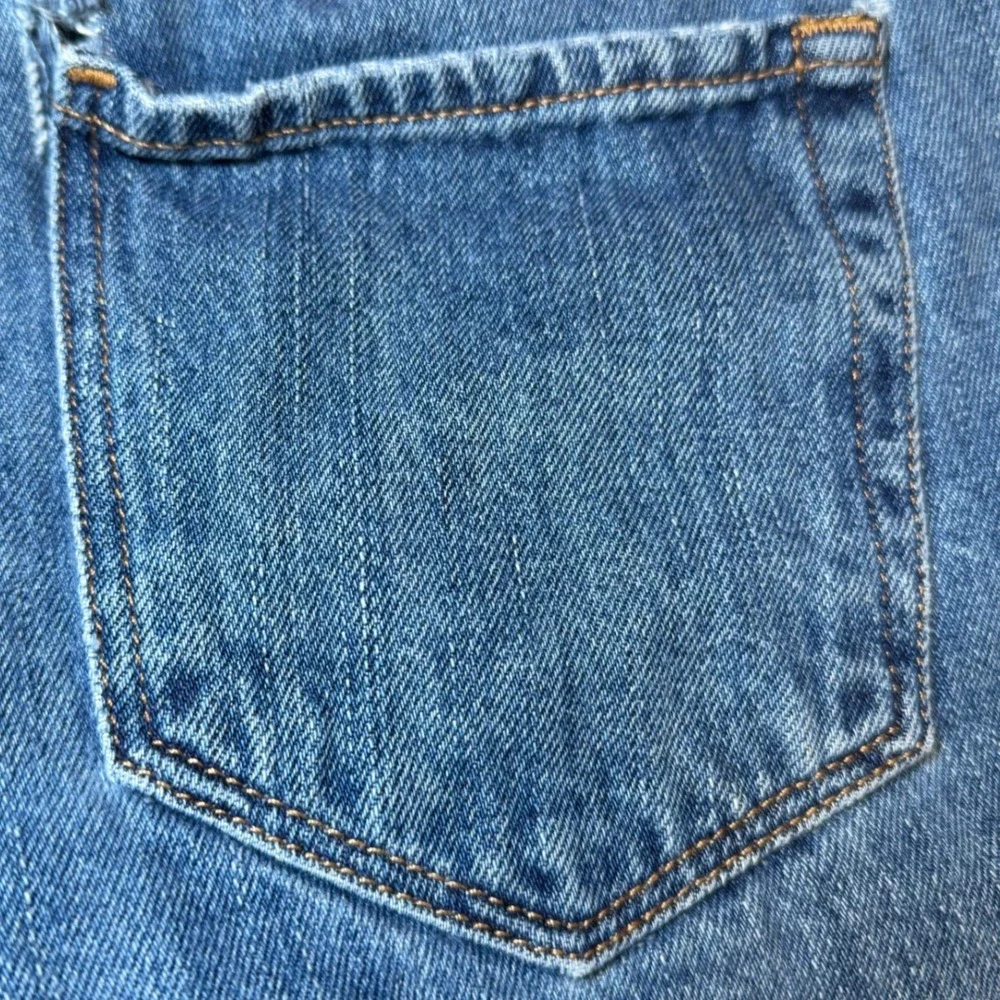 Old Navy Womens Size 8 Boyfriend Denim Cutoff Shorts Blue Distressed Raw Hem